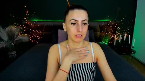 rebecca_diamonds online show from March 2026 06:28:02 AM