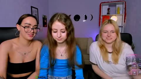 rebecca_smile_ online show from May 2026 12:55:02 PM
