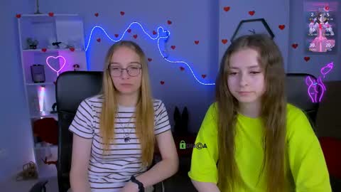 rebecca_smile_ online show from May 2026 07:11:01 PM
