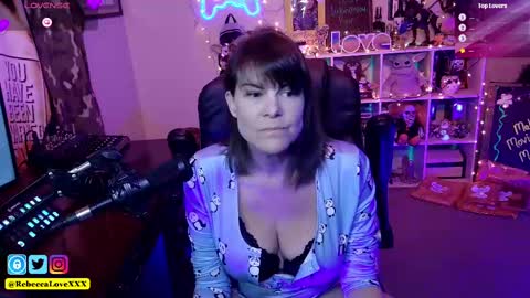 Snapshot of rebeccalovexxx chatting on February 2025 08:50:02 PM Rebecca Love online show from February 2025 08:50:02 PM