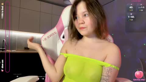 Snapshot of rebeccaniksoon chatting on February 2025 03:08:02 AM Rebecca Nikson online show from February 2025 03:08:02 AM