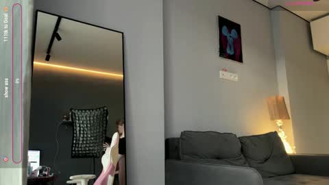 Snapshot of rebeccaniksoon chatting on September 2025 03:41:02 AM Rebecca Nikson online show from September 2025 03:41:02 AM