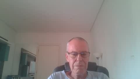 Snapshot of recasc chatting on February 2026 08:04:02 PM Rene online show from February 2026 08:04:02 PM