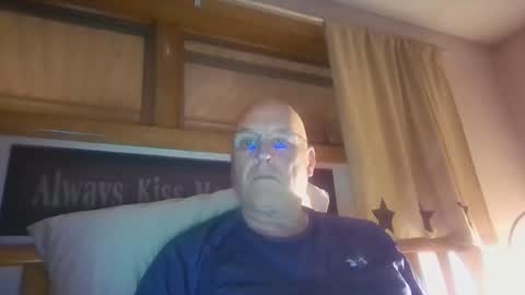 Snapshot of recman15 chatting on October 2025 03:14:02 AM Mtn. Man online show from October 2025 03:14:02 AM