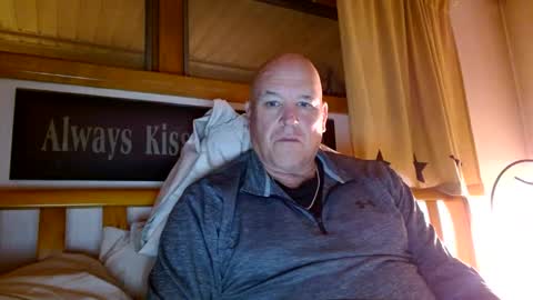 Snapshot of recman15 chatting on October 2025 01:05:01 AM Mtn. Man online show from October 2025 01:05:01 AM