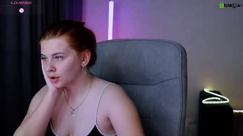 Snapshot of red__dizzy chatting on August 2026 09:39:02 PM red__dizzy online show from August 2026 09:39:02 PM