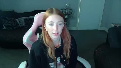 Snapshot of red_firesquirt chatting on January 2026 03:27:02 PM Red - online show from January 2026 03:27:02 PM