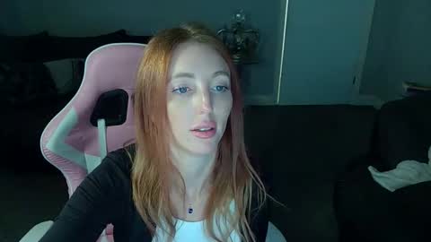 Snapshot of red_firesquirt chatting on January 2026 12:43:01 PM Red - online show from January 2026 12:43:01 PM