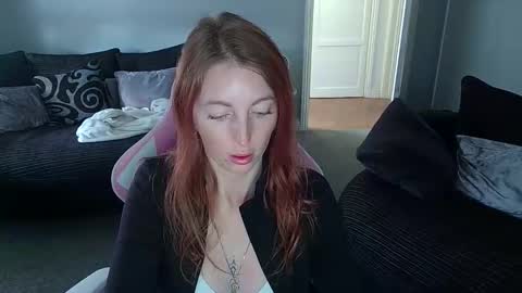 Snapshot of red_firesquirt chatting on April 2026 08:42:02 AM Red - online show from April 2026 08:42:02 AM