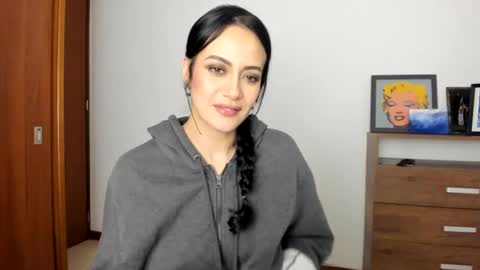 red_flower203 online show from January 2025 01:27:01 AM