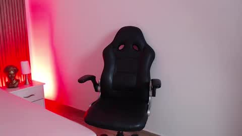 Kitty online show from October 2025 10:21:02 PM