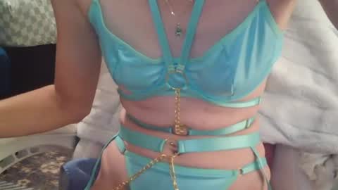 Snapshot of red_on_fire69 chatting on November 2025 05:34:02 PM Red online show from November 2025 05:34:02 PM