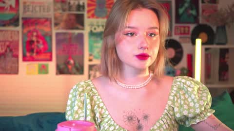 QUEEN OF EVIL online show from December 2024 08:15:01 PM