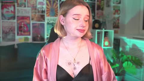 QUEEN OF EVIL online show from February 2025 02:32:02 AM