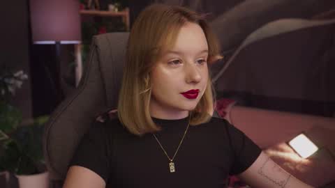 QUEEN OF EVIL online show from November 2025 02:45:01 AM