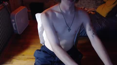 Snapshot of redhead6inch chatting on September 2025 02:12:02 AM RedHead6Inch online show from September 2025 02:12:02 AM