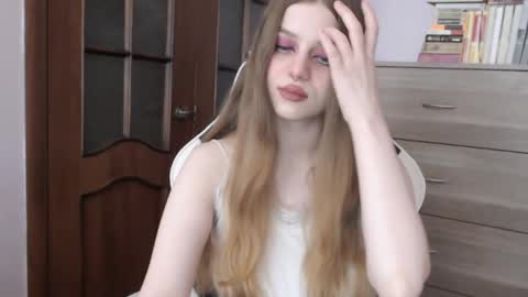 Lily online show from September 2025 01:42:02 AM