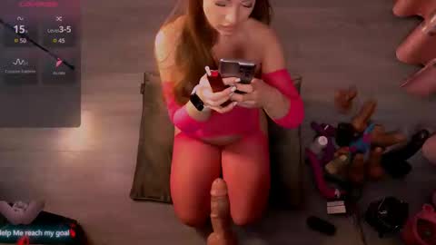 Snapshot of redhead_shark chatting on February 2025 10:20:02 PM Redhead Shark online show from February 2025 10:20:02 PM