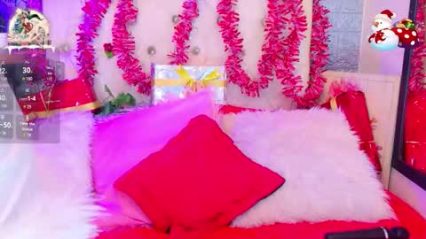 Snapshot of redhotter_ chatting on December 2025 08:14:01 PM Lili Lopez online show from December 2025 08:14:01 PM