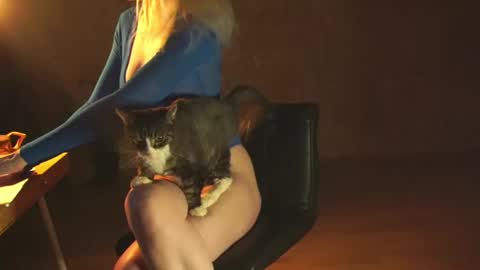 Red online show from February 2025 05:15:01 PM