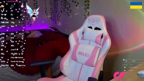 Snapshot of redvelveten chatting on November 2025 11:38:02 AM Ronnie online show from November 2025 11:38:02 AM