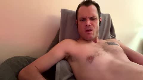 Snapshot of reed_thomas chatting on December 2025 01:04:02 AM Reed Thomas online show from December 2025 01:04:02 AM