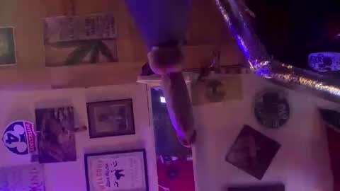 Snapshot of reeferleefer chatting on December 2025 04:08:01 AM Lee online show from December 2025 04:08:01 AM