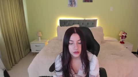 Snapshot of regina_blum chatting on November 2025 12:15:02 PM Regina online show from November 2025 12:15:02 PM