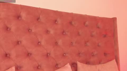 Regina  online show from November 2025 10:42:01 PM