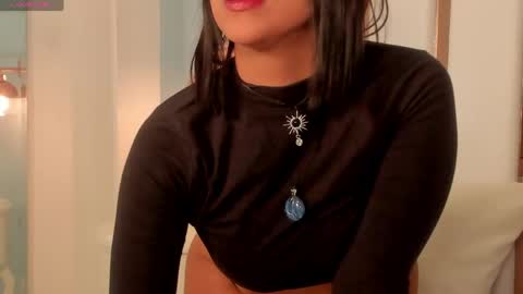 Snapshot of regina_noctixx chatting on April 2026 09:33:02 AM Regina online show from April 2026 09:33:02 AM