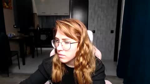 Regina online show from November 2025 01:44:01 AM