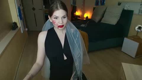 Regina online show from October 2025 07:58:02 PM