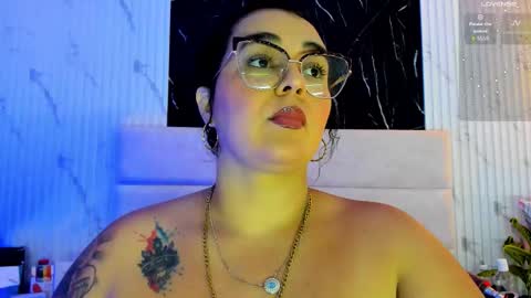 reginavegaa online show from October 2025 11:42:02 AM