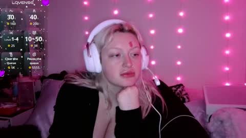 reiannmay online show from April 2026 02:12:02 AM