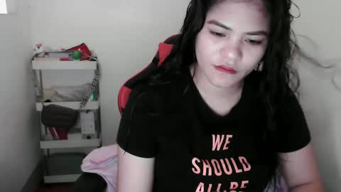 Snapshot of reign2525 chatting on December 2025 08:45:02 AM reign2525 online show from December 2025 08:45:02 AM