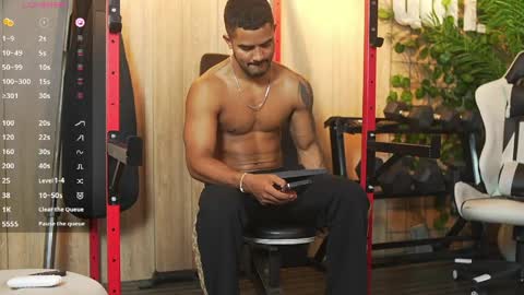 Snapshot of reik_von chatting on June 2026 02:23:01 PM Reik online show from June 2026 02:23:01 PM