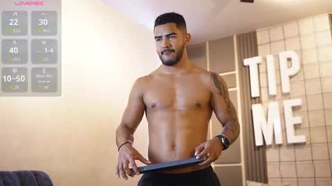 Snapshot of reik_von chatting on July 2026 12:40:02 PM Reik online show from July 2026 12:40:02 PM