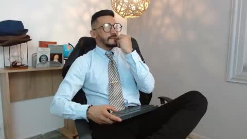   REIKO  online show from February 2025 07:58:02 PM