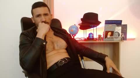   REIKO  online show from November 2025 04:50:01 PM