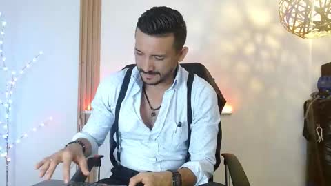   REIKO  online show from January 2026 02:54:02 PM