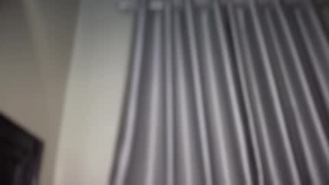 reina77xo online show from April 2026 06:02:01 PM