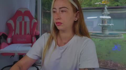 reina cummings online show from September 2025 06:18:01 AM