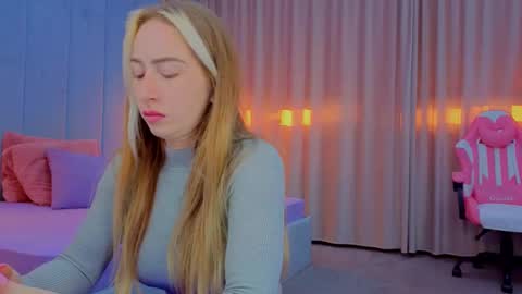 reina cummings online show from October 2025 06:03:01 AM