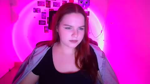 Reina online show from February 2026 12:41:02 PM