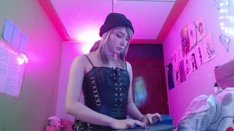 Snapshot of reiv_femboy chatting on January 2026 02:15:01 AM reiv_femboy online show from January 2026 02:15:01 AM