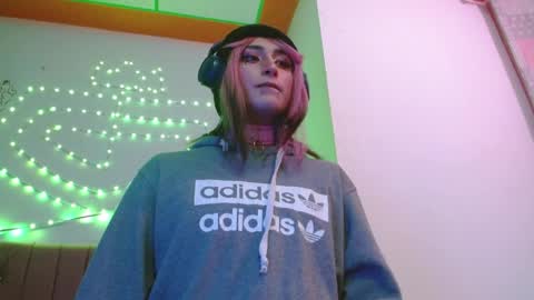 reiv_femboy online show from April 2026 05:59:01 AM