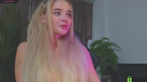 Anna online show from September 2025 04:40:02 PM