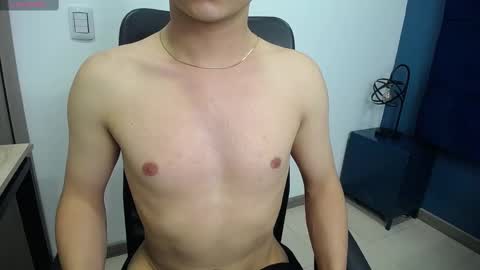 Snapshot of remiblythe chatting on December 2024 10:11:02 PM RemiBlythe online show from December 2024 10:11:02 PM