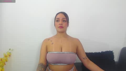 renatabrownn28 online show from April 2026 01:41:02 PM