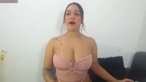 renatabrownn28 online show from May 2026 09:37:01 AM